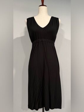 Victoria's Secret Black Sleeveless V-Neck Built-In Bra Dress
